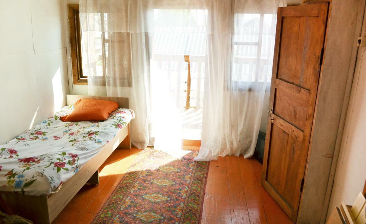 Guesthouse Bermet Tong Экстерьер фото