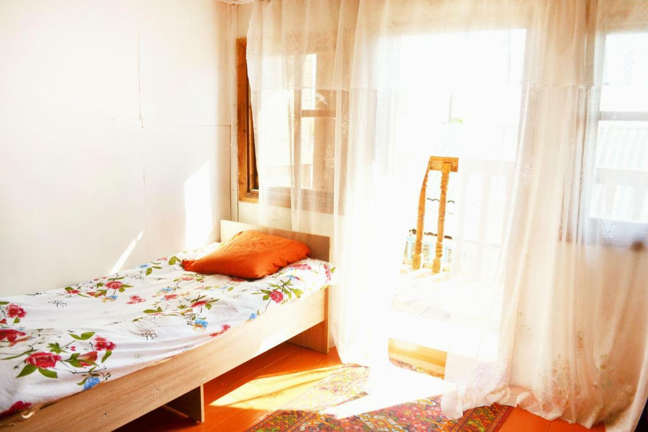 Guesthouse Bermet Tong Экстерьер фото